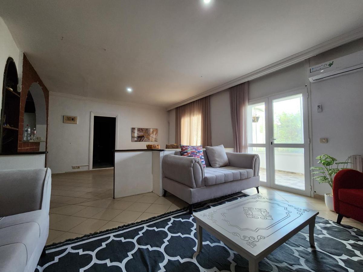 Duplex Bien Equipe Securise Avec Jardin Et Veranda La Marsa Luaran gambar