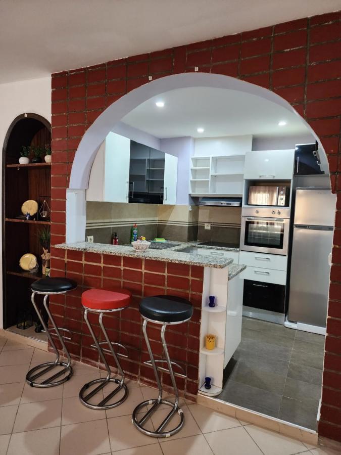 Duplex Bien Equipe Securise Avec Jardin Et Veranda La Marsa Luaran gambar