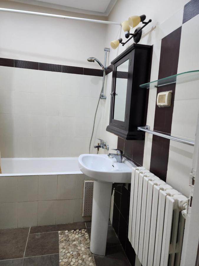Duplex Bien Equipe Securise Avec Jardin Et Veranda La Marsa Luaran gambar