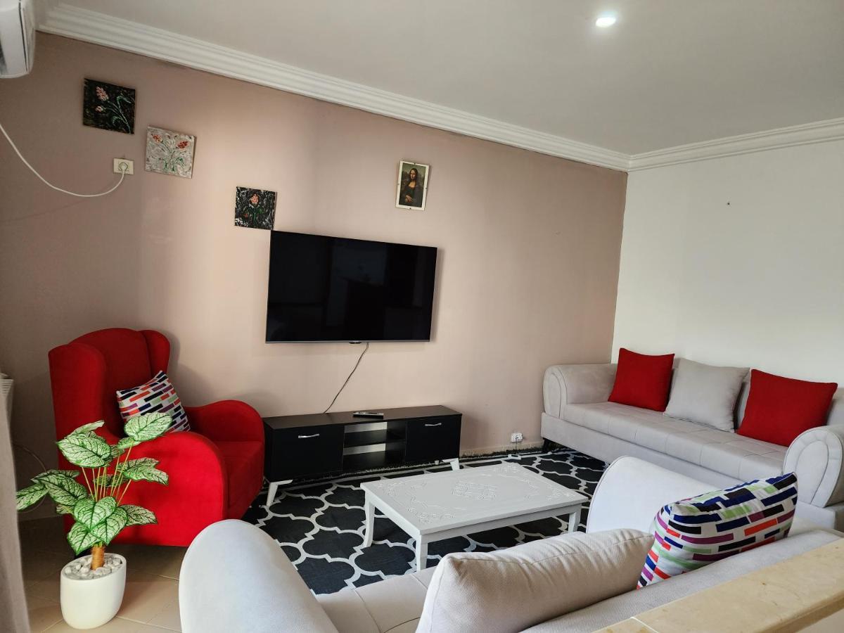 Duplex Bien Equipe Securise Avec Jardin Et Veranda La Marsa Luaran gambar