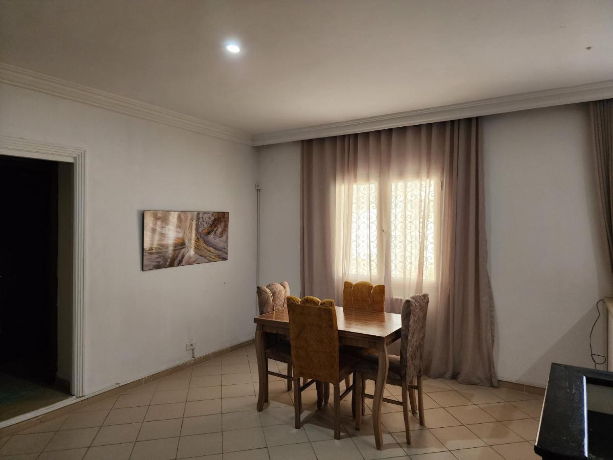 Duplex Bien Equipe Securise Avec Jardin Et Veranda La Marsa Luaran gambar