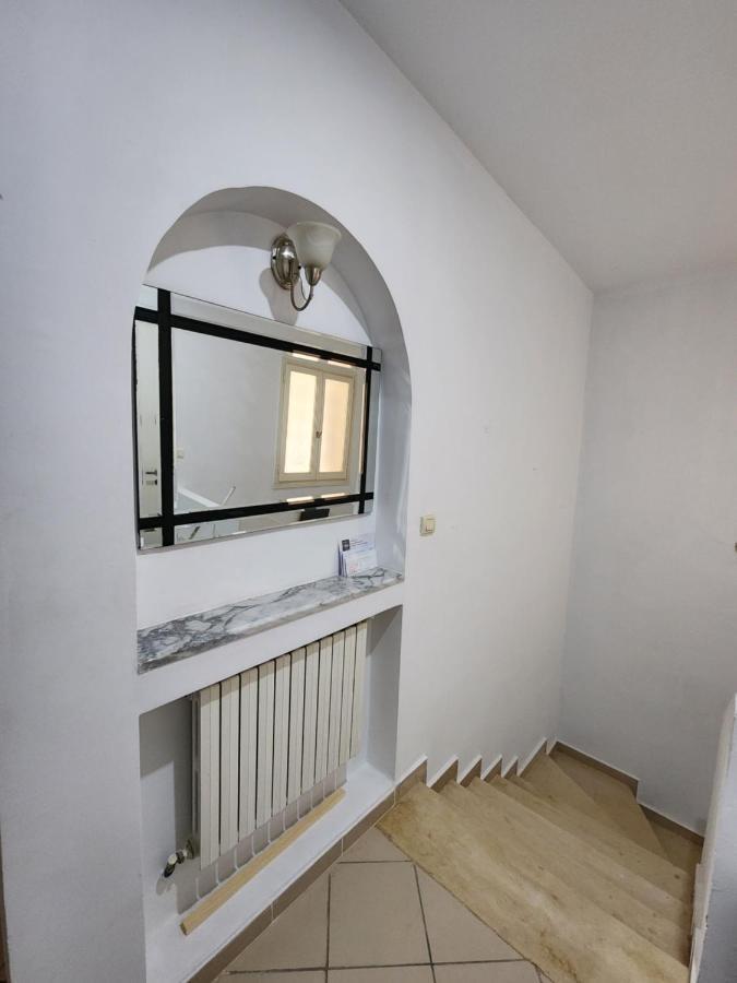 Duplex Bien Equipe Securise Avec Jardin Et Veranda La Marsa Luaran gambar