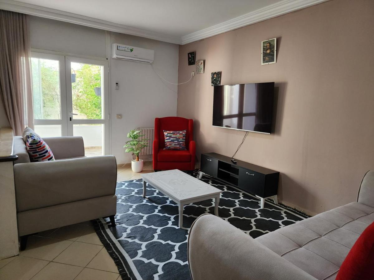 Duplex Bien Equipe Securise Avec Jardin Et Veranda La Marsa Luaran gambar